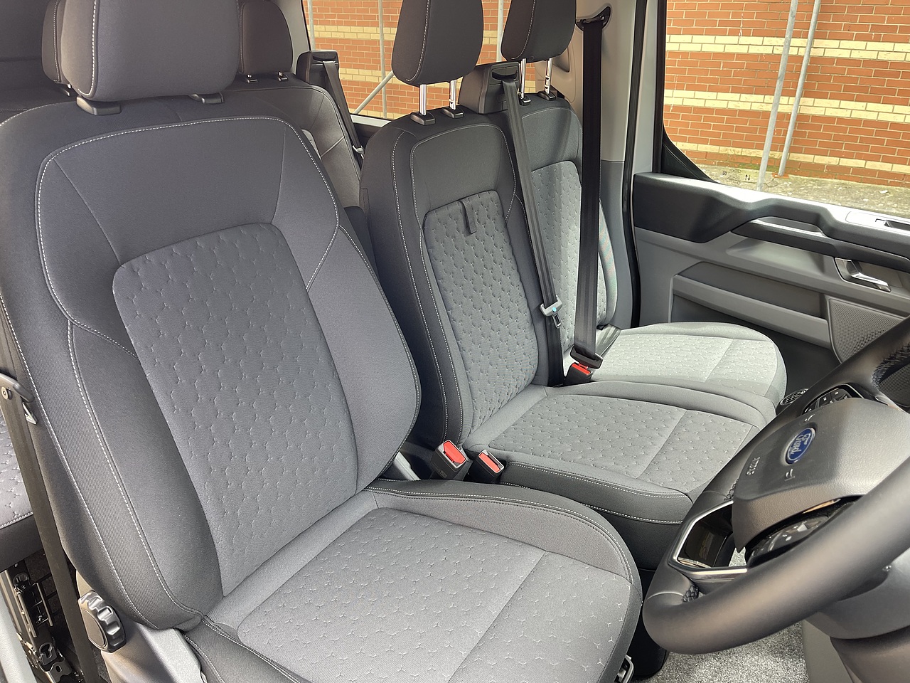 Ford Transit Custom 300 L2 Diesel FWD 2.0 EcoBlue 150ps H1 Van Limited